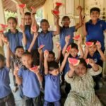 ઓલપાડની ભગવા પ્રાથમિક શાળામાં શિક્ષકો તરફથી બાળકોને તરબૂચની મિજબાની