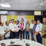 રાજકીય કારકિર્દીની પ્રથમ પરીક્ષા પાસ કરનાર કિરીટ પટેલનું ઓલપાડ તાલુકા પ્રાથમિક શિક્ષક સંઘ દ્વારા સન્માન કરવામાં આવ્યું