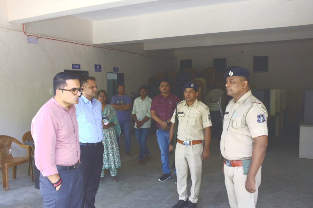 EVM ver house observqtion by district election officer of tapi.