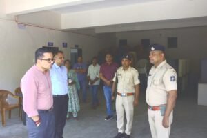 EVM ver house observqtion by district election officer of tapi.
