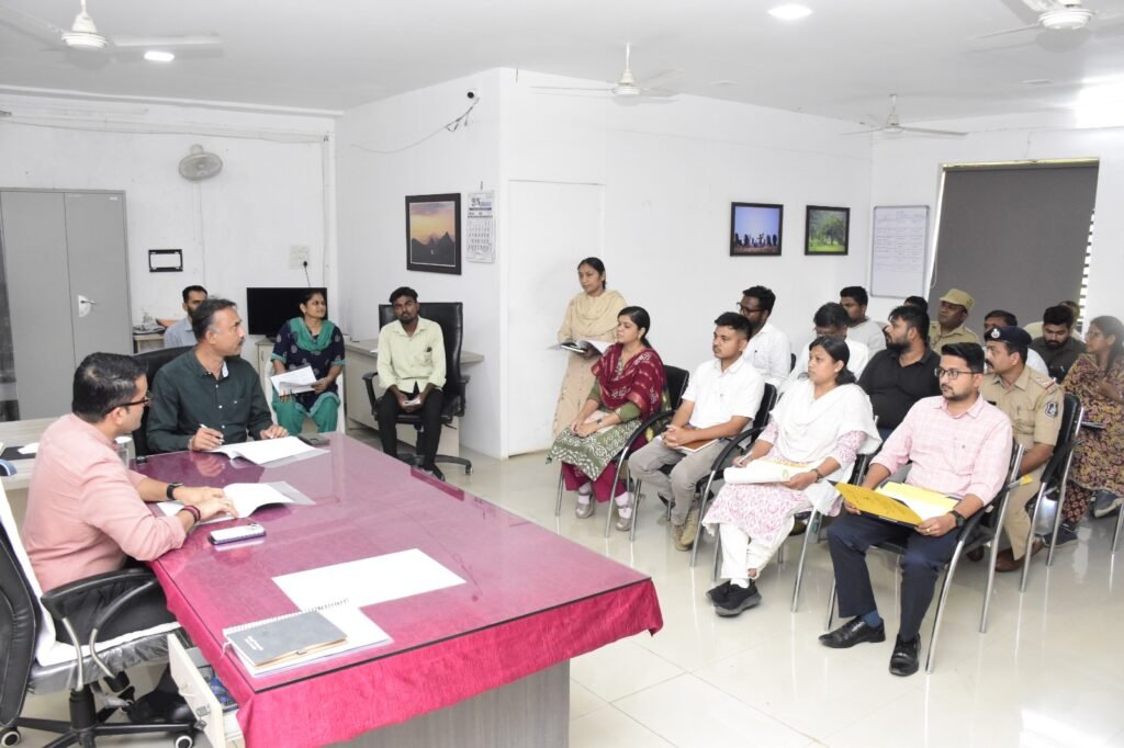 Taluka swagat fariyad karykram at mamalatdar office vyara.