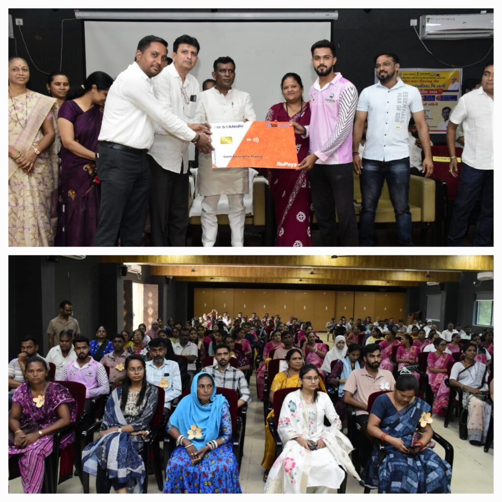 સોનગઢ ખાતે જનકલ્યાણ શિબિરમાં સહભાગી થતાં રમત, ઉદ્યોગ પ્રવાસન રાજ્યમંત્રી ડૉ. જયરામભાઈ ગામીત