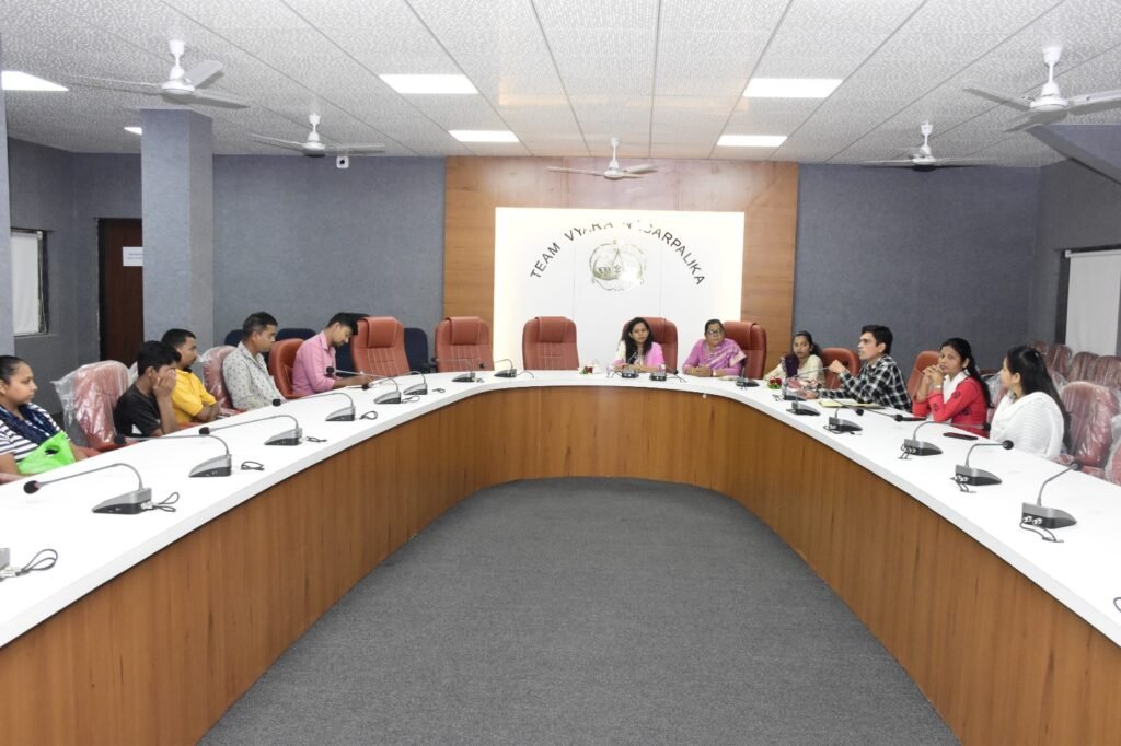 Pm nidhi yojana labharthi sahay vyara nagar palika