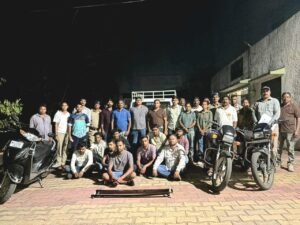 સોનગઢના ઘોડચીતના જંગલ વિસ્તારમાંથી રાત્રી દરમ્યાન ખેરના ઝાડો કાપતી ટોળકીના નવ આરોપીઓ ઝડપાયા