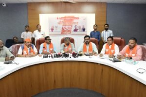 વ્યારામાં જિલ્લા પ્રભારી અને આદિજાતિ વિકાસ મંત્રીશ્રી નરેશભાઈ પટેલની અધ્યક્ષતામાં પત્રકાર પરિષદ યોજાઈ 