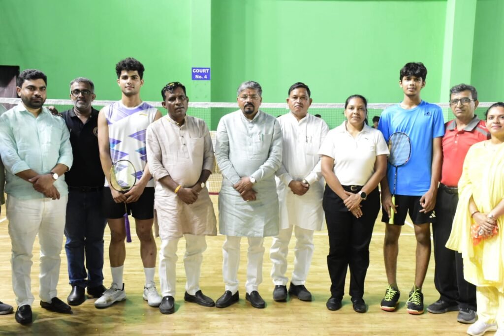વ્યારા ખાતે યોજાયેલી ‘પ્રગતિ પથ યાત્રા’માં પ્રભારી મંત્રી નરેશભાઈ પટેલ અને રાજ્યમંત્રી ડો. જયરામભાઈ ગામીત જોડાયા