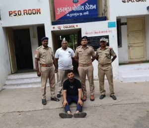 કતલ કરવાના ઇરાદે ગૌવંશની હેરાફેરીના ગુનામાં સંડોવાયેલ નાસતો ફરતો વોન્ટેડ આરોપીની ધરપકડ કરતી કુકરમુંડા પોલીસ