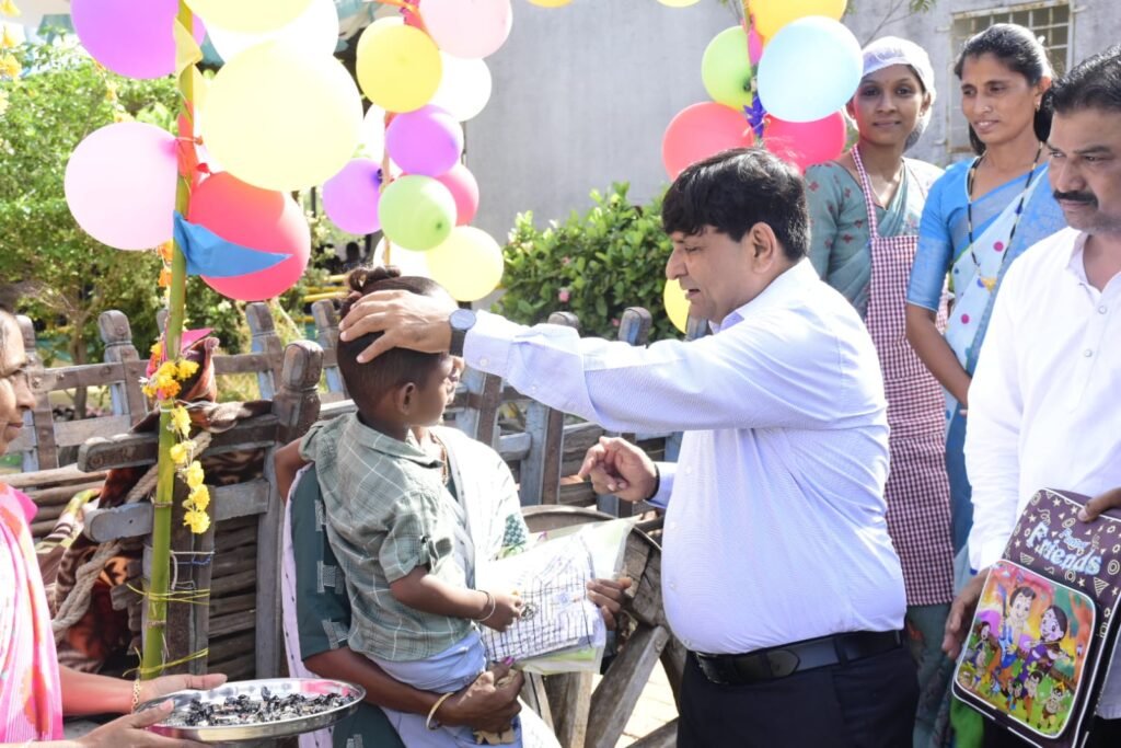 મંત્રીશ્રી પટેલે માતાને કહ્યું, દીકરાને ખૂબ ભણાવજો, એ તમારું અને દેશનું નામ રોશન કરશે