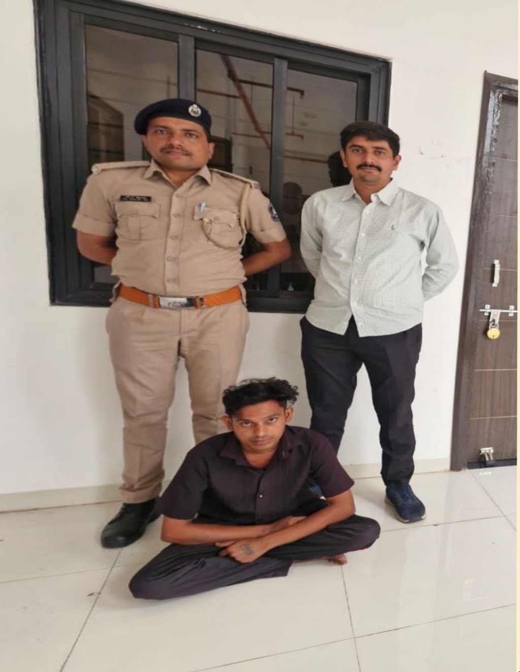 સાયબર ક્રાઇમના ગુનાના આરોપીને મહિસાગર જીલ્લામાંથી પકડી પાડતી સોનગઢ પોલીસ