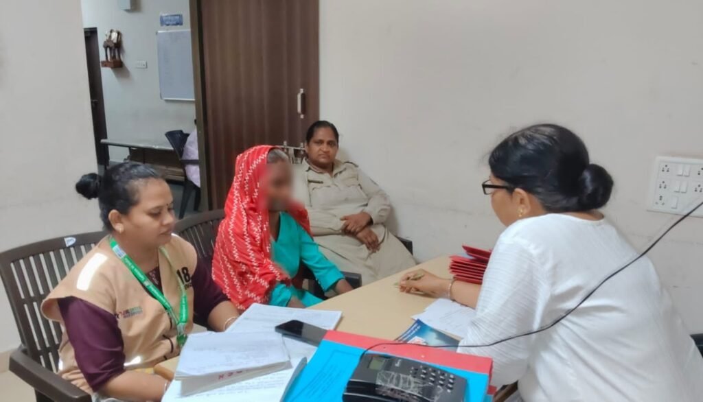 નિરાધાર વૃદ્ધાને સુરક્ષિત આશ્રય અપાવી સંવેદનશીલ અને સમયસર કામગીરીનું ઉત્તમ ઉદાહરણ પૂરું પાડતી 181 મહિલા હેલ્પલાઇન