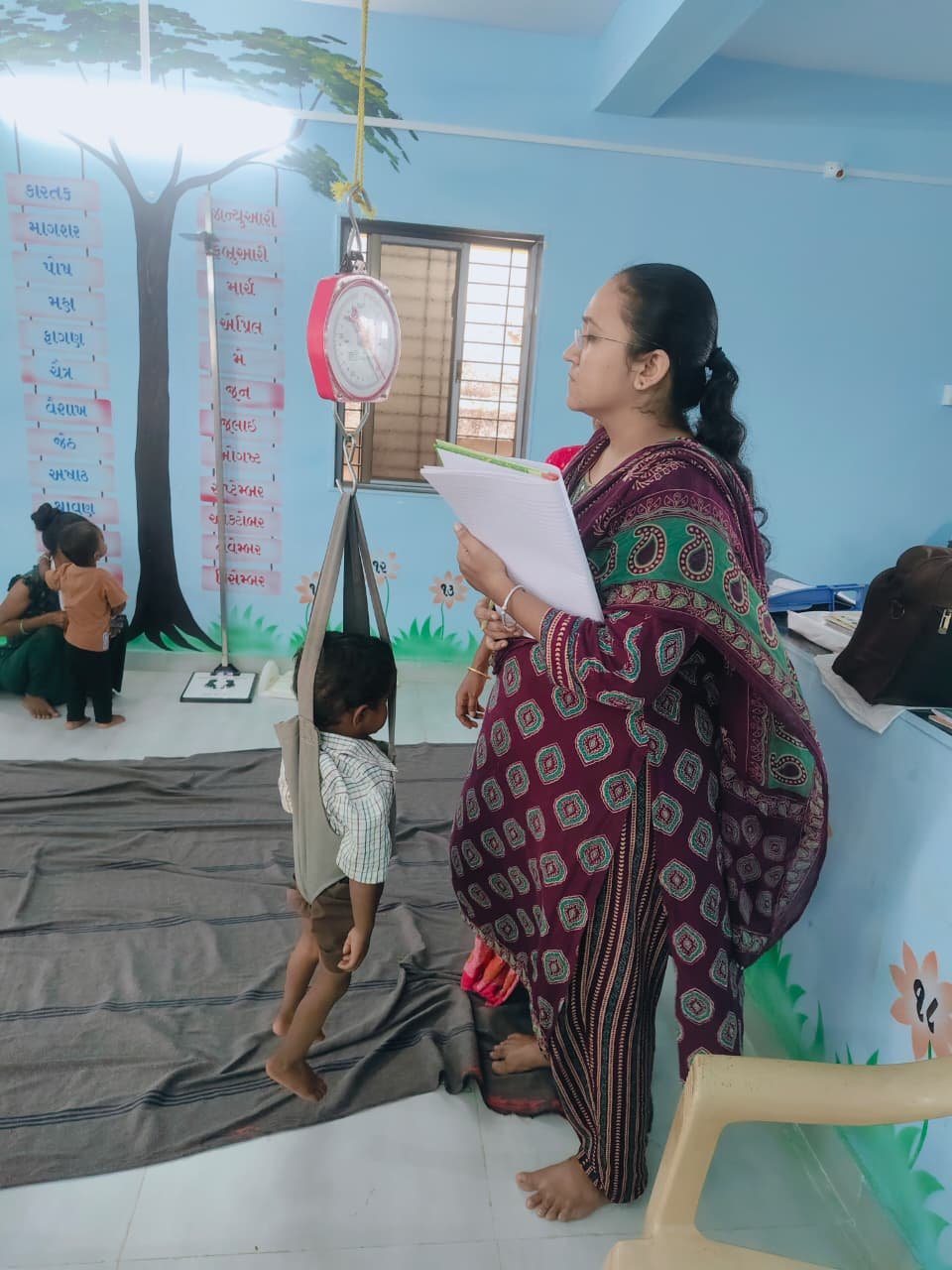 આંગણવાડીઓમાં બાળકોના પોષણ અને શારીરિક ચકાસણી કરાઈ