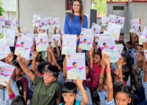 સામાજિક ઉત્તરદાયિત્વ: કરંજમાં પહલ હોસ્પિટલનાં ડો.પૂર્વી પટેલ દ્વારા નોટબુક વિતરણ કરવામાં આવી