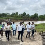 ડોલવણના પંચોલ-પલાસીયા માર્ગ પર ચાલી રહેલી મરામત કામગીરીનું દક્ષિણ ગુજરાત માર્ગ અને મકાન વિભાગના મુખ્ય ઇજનેરશ્રી દ્વારા નિરીક્ષણ 