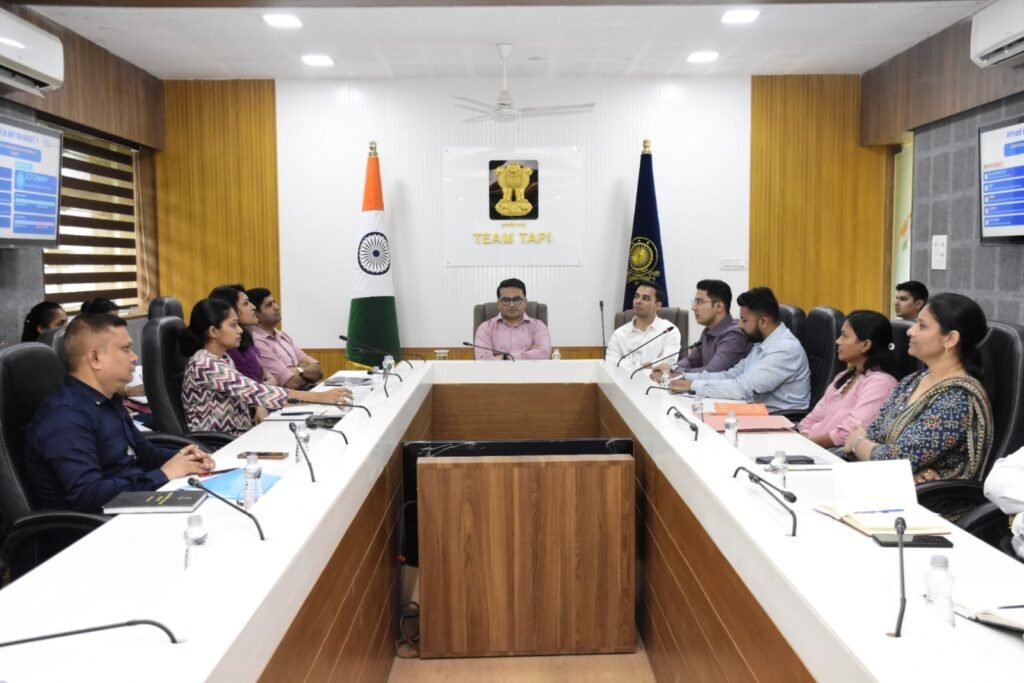 તાપી જિલ્લામાં કલેક્ટરશ્રીના અધ્યક્ષસ્થાને 'માય ભારત' અંતર્ગત બેઠકમાં મહત્વપૂર્ણ ચર્ચા કરાઈ