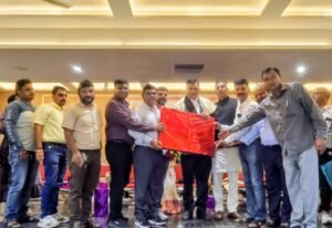 ગુરૂપૂર્ણિમાનાં શુભ અવસરે મહોણી પ્રાથમિક શાળાનાં કેન્દ્ર શિક્ષક પ્રવિણભાઈ ત્રિવેદીનો વયનિવૃત્તિ સન્માન સમારોહ યોજાયો