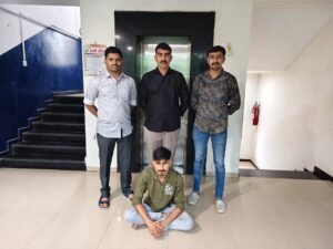 ધાડના ગુનામાં નાસતા ફરતા વોન્ટેડ આરોપીને ઉધના-સુરતથી પકડી પાડતી લોકલ ક્રાઇમ બ્રાંચ તાપી/ પેરોલ ફર્લો સ્કોડ તાપી