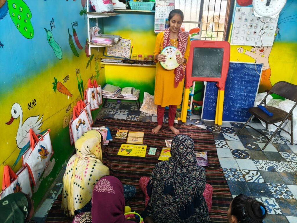 સ્તનપાન સપ્તાહ ઉજવણી અંતર્ગત ઘટક નિઝર ખાતે સગર્ભા અને ધાત્રી માતાઓ સાથે ચર્ચા-સત્ર યોજાયું 