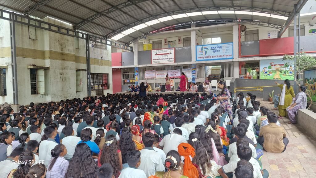 ચલથાણ નગર પ્રાથમિક શાળામાં સુરત 1098 ટીમ દ્વારા બાળ સુરક્ષા જાગૃતિ કાર્યક્રમ યોજાયો