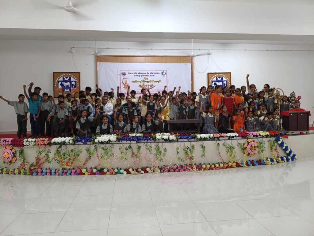 સેન્ટર ઓફ એક્સેલન્સ ઇન એક્વાકલ્ચર, કામધેનું યુનિવર્સિટી, ઉકાઈ ખાતે વિશ્વ આદિવાસી દિવસની ઉજવણી