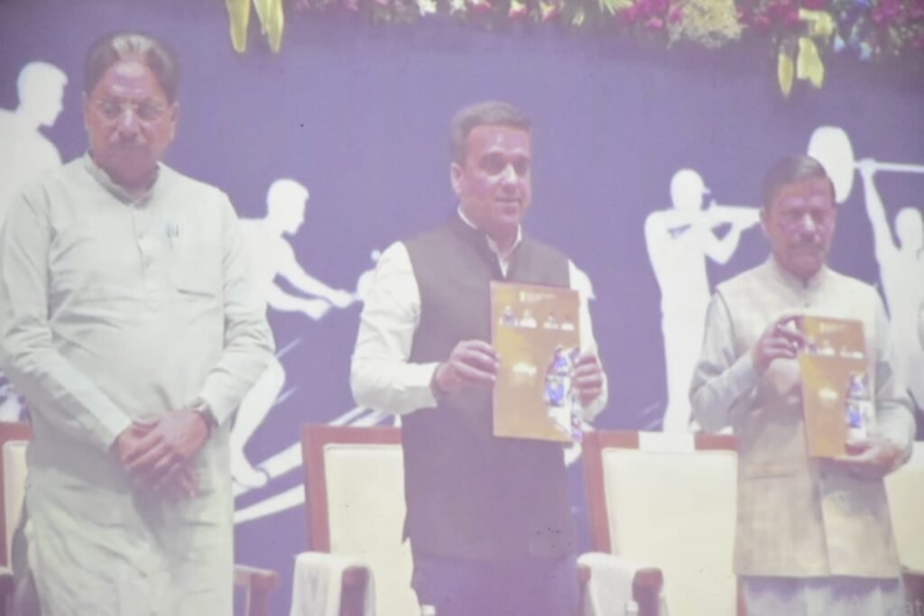 તાપી જિલ્લાના વિદ્યાર્થીઓ અને રમતવીરોને નાયબ મુખ્યમંત્રીશ્રી હર્ષભાઈ સંઘવીએ ગાંધીનગરથી વર્ચ્યુઅલ માધ્યમથી આપી ભેટ