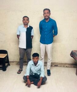 ઉચ્છલના પ્રોહીબિશનના ગુનામાં નાસતા ફરતા વોન્ટેડ આરોપીને પકડી પાડતી લોકલ ક્રાઇમ બ્રાંચ તાપી/ પેરોલ ફર્લો સ્કોડ તાપી