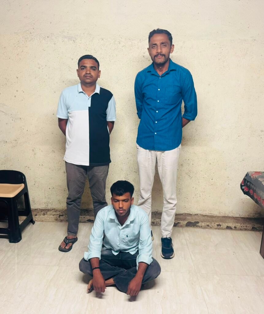 ઉચ્છલના પ્રોહીબિશનના ગુનામાં નાસતા ફરતા વોન્ટેડ આરોપીને પકડી પાડતી લોકલ ક્રાઇમ બ્રાંચ તાપી/ પેરોલ ફર્લો સ્કોડ તાપી