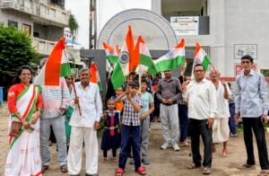 ઓલપાડની કુવાદ પ્રાથમિક શાળામાં દેશભક્તિનાં રંગે રંગાયેલી ભવ્ય તિરંગા યાત્રા યોજાઈ  