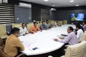 તાપી જિલ્લા કલેક્ટરશ્રી દેવ ચૌધરીના અધ્યક્ષસ્થાને પ્રાકૃતિક ખેતી અંગે સમીક્ષા બેઠક યોજાઈ