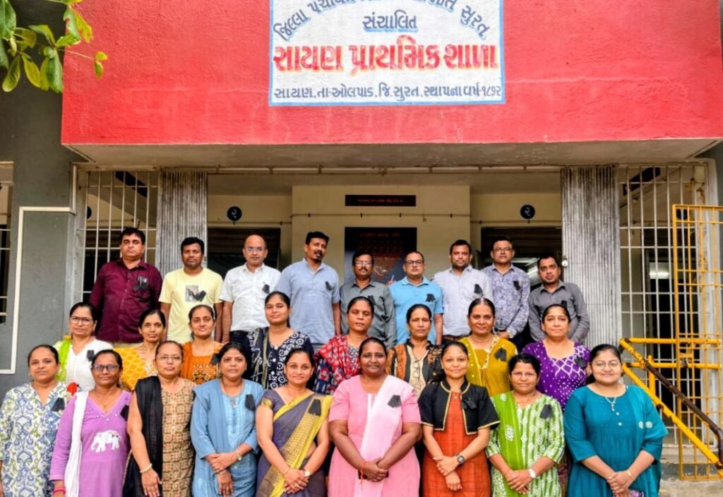 ઓલપાડ તાલુકાનાં પ્રાથમિક શિક્ષકોએ TET મુક્તિ અને OPS લાગુ કરવા સંદર્ભે કાળી પટ્ટી ધારણ કરી