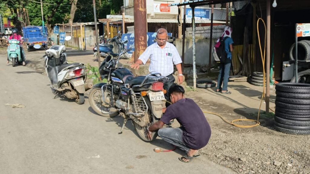 વ્યારાના રાહવીર દિલિપભાઈ ગામીતે અકસ્માતમાં ઘાયલ મહિલાને સમયસર મદદ કરી જીવ બચાવ્યો