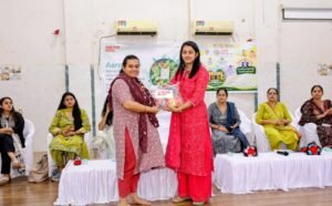 ICDS ચોર્યાસી અને AMNS કંપનીનાં સંયુક્ત ઉપક્રમે મોરા ગામ ખાતે વિશેષ કીટ વિતરણ અને માર્ગદર્શન કાર્યક્રમ યોજાયો