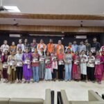 “શિક્ષણથી સમાજ ઘડતર” : સ્પર્ધાત્મક પરીક્ષા માટે વિધાર્થીઓને નિઃશુલ્ક પુસ્તક સાહિત્યનું વિતરણ કરાયું