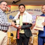 અંબાજીમાં એવોર્ડી શિક્ષકોનું વાર્ષિક શૈક્ષણિક અધિવેશન ૨૯ શ્રેષ્ઠ શિક્ષકોનું સન્માન, એસ.ટી. સ્માર્ટ કાર્ડ અને ૨૮ શિક્ષકોને વિશિષ્ટ પારિતોષિક એનાયત