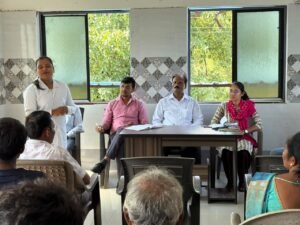 વ્યારા તાલુકાના કપડવણ ગામે ગ્રામસભામાં ગ્રામજનોના પ્રશ્નો અને રજૂઆતો અંગે વિગતવાર ચર્ચા કરવામાં આવી
