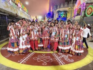 જુગલ ગામીત, મોનિકા ગામીત અને તેજસ યાદવના નેતૃત્વમાં ગુજરાતની ટીમે તિરુપતિ બાલાજી ખાતે ગરબાની મચાવી ધૂમ