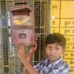 ચિઠ્ઠી આ।ઈ હે… : એક જૂનું પોસ્ટ બોક્સ તેની ભૂતકાળની જહોજલાલી વાગોળતુ ચૂપચાપ ભીંત પર લટકતું બેઠુ હોય તેમ કેમેરામાં કેદ થયું