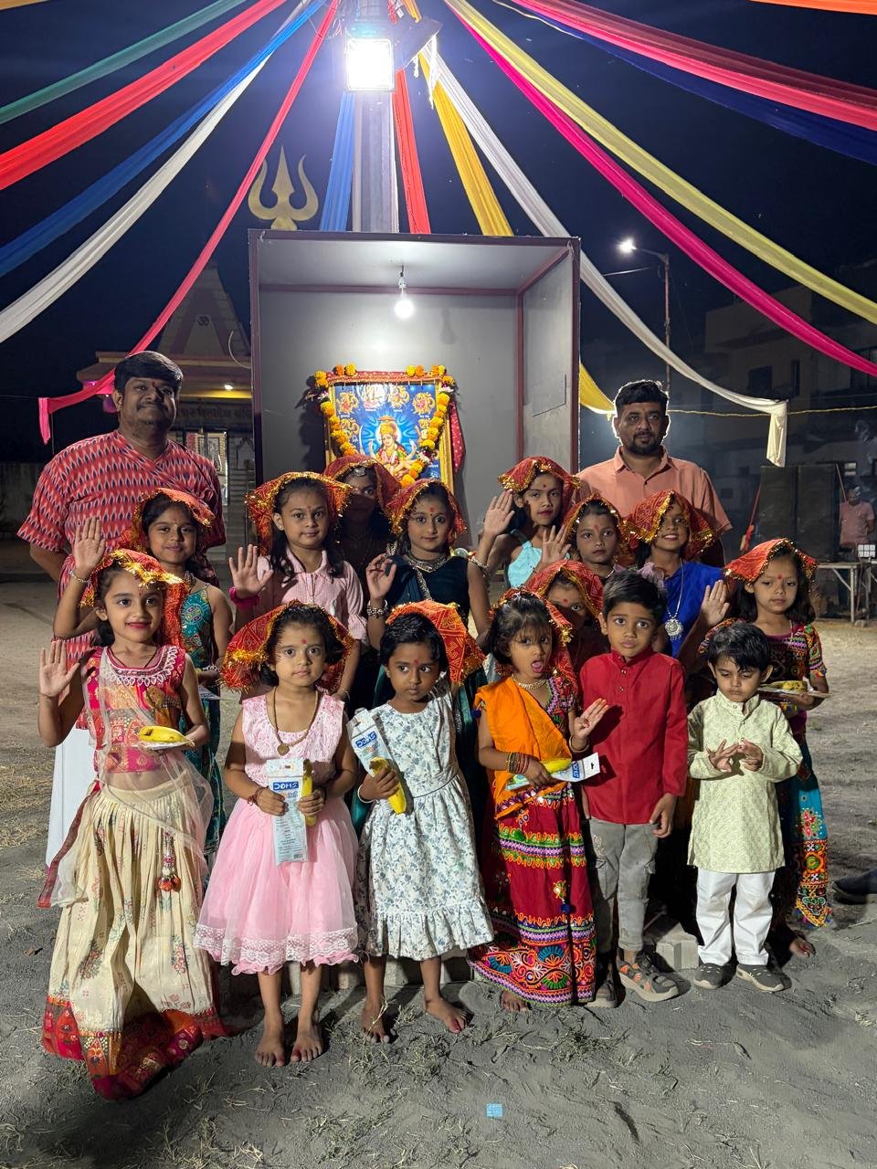 સોનગઢની નંદનવન સોસાયટીમાં નવરાત્રિ પર્વ નિમિત્તે કન્યા પૂજનનું આયોજન