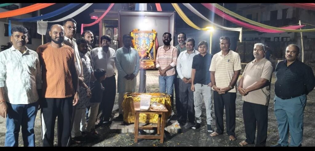 સોનગઢની નંદનવન સોસાયટીમાં નવરાત્રી પર્વે ભક્તિભાવપૂર્વક યોજાયું 'શસ્ત્ર પૂજન'