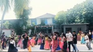 પલસાણાની લિંગડ પ્રાથમિક શાળામાં નવરાત્રી પર્વની ઉત્સાહભેર ઉજવણી